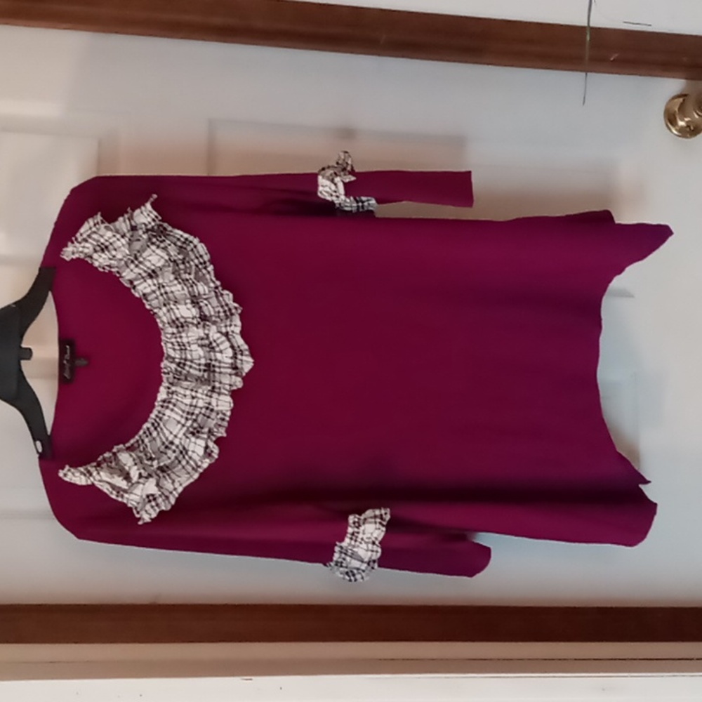 Slinky Shark bite Top with plaid lace XL